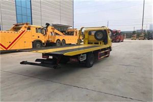 江汉非事故拖车