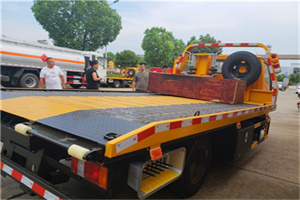 江汉附近拖车电话号码服务