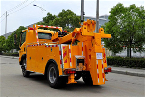 江汉高速路拖车费